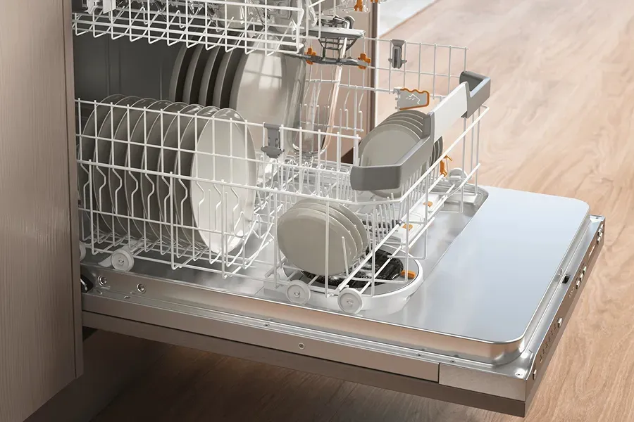 miele-dishwasher-G7186SCVI-open-close-up